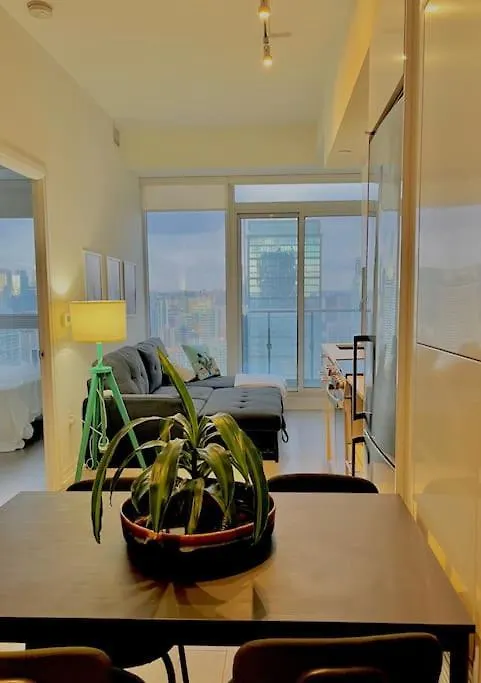 Downtown High-Rise Condo Near Eaton Centre Toronto Apartamento