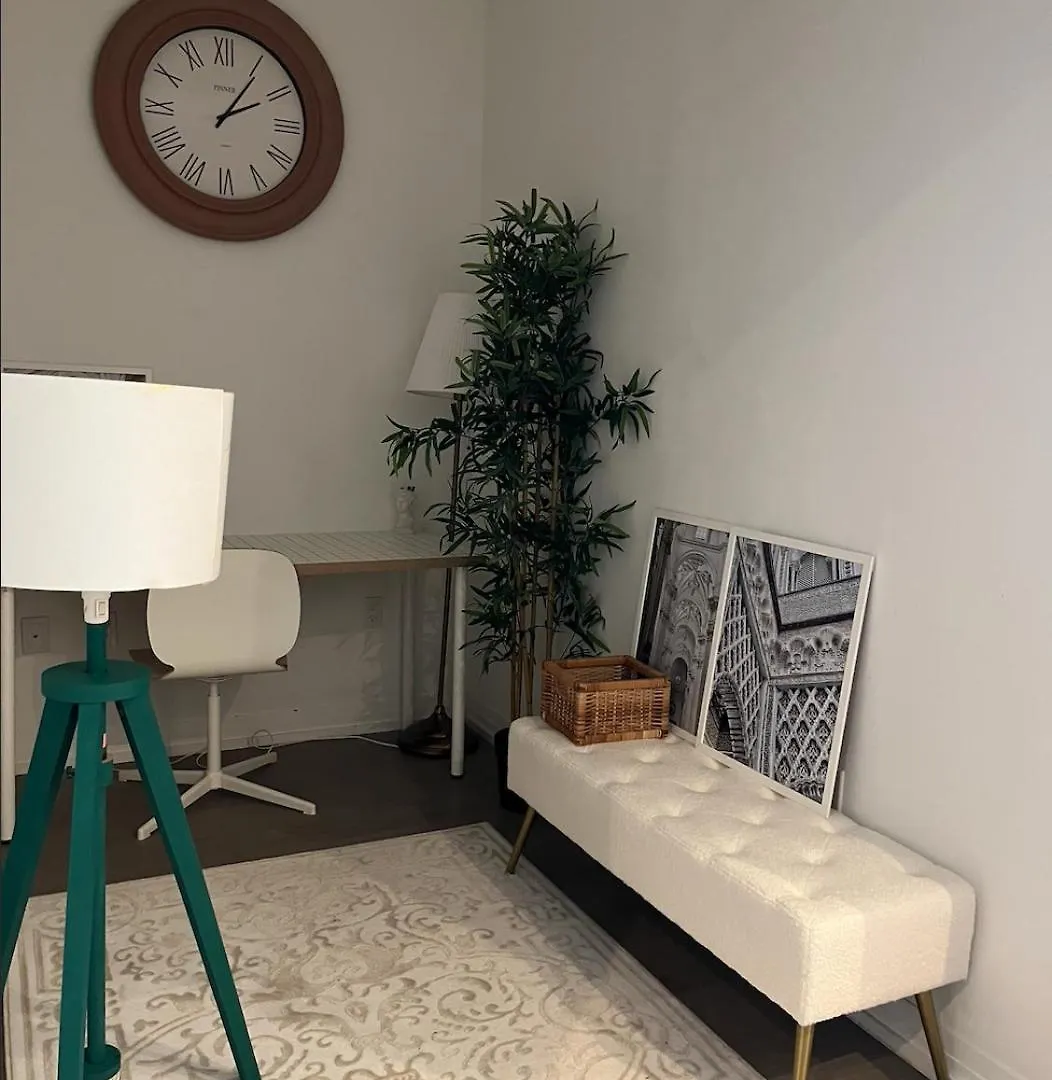 Apartamento Downtown High-Rise Condo Near Eaton Centre Toronto